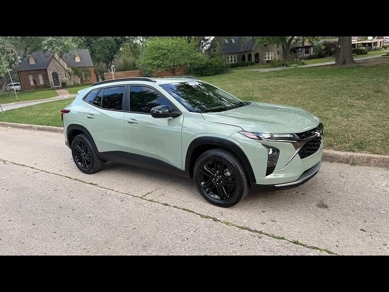 2025 CHEVROLET Trax