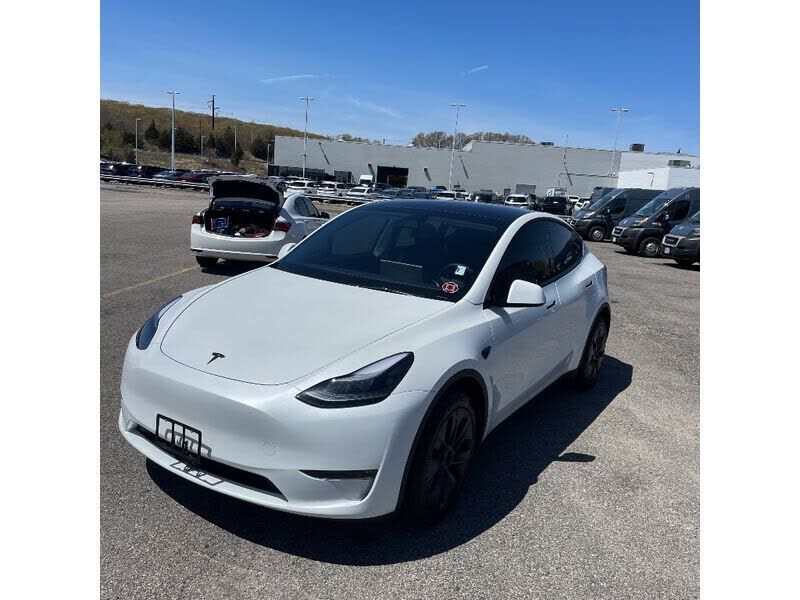 2025 TESLA Model Y
