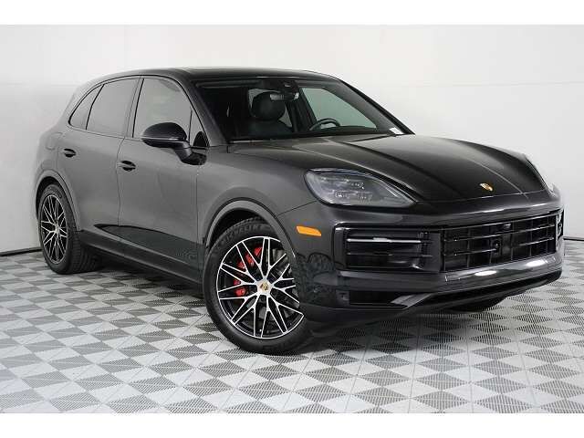 2025 PORSCHE Cayenne