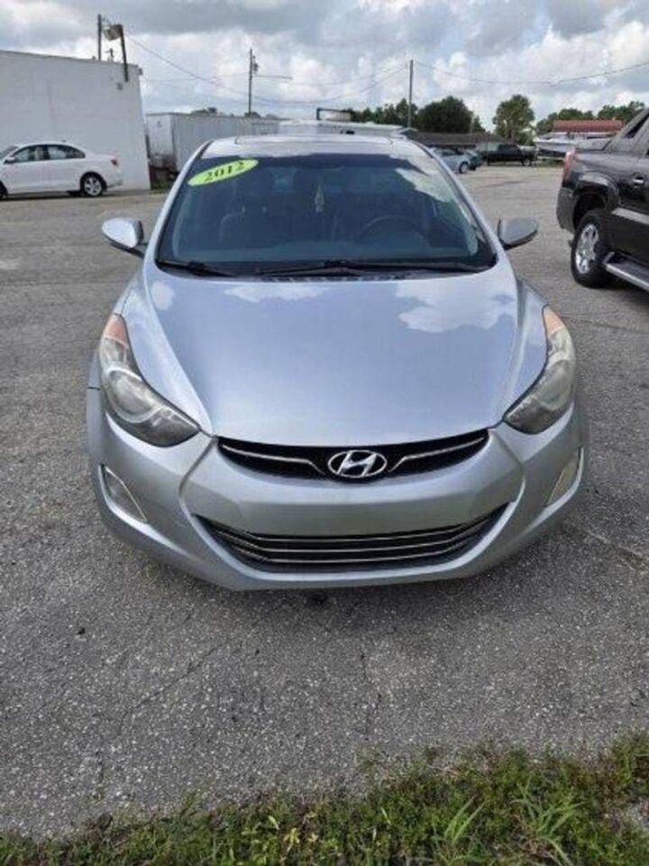2012 HYUNDAI Elantra
