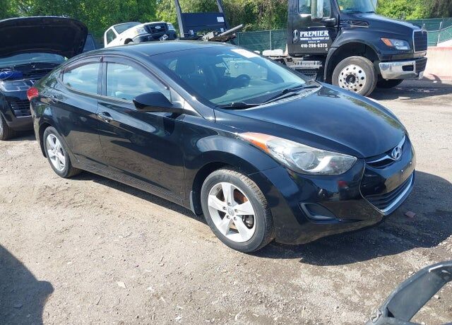 2013 HYUNDAI Elantra
