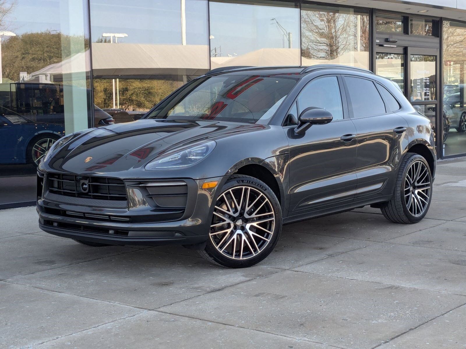 2026 PORSCHE Macan