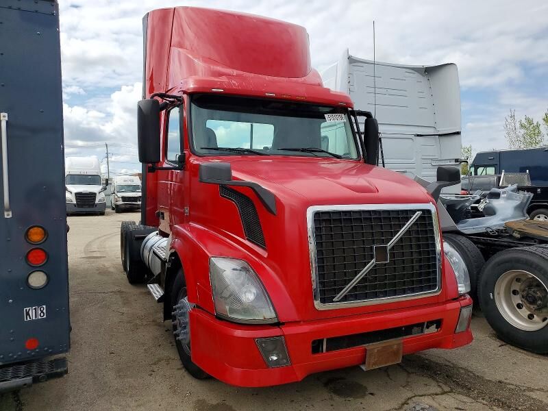 2015 VOLVO TRUCK VNL