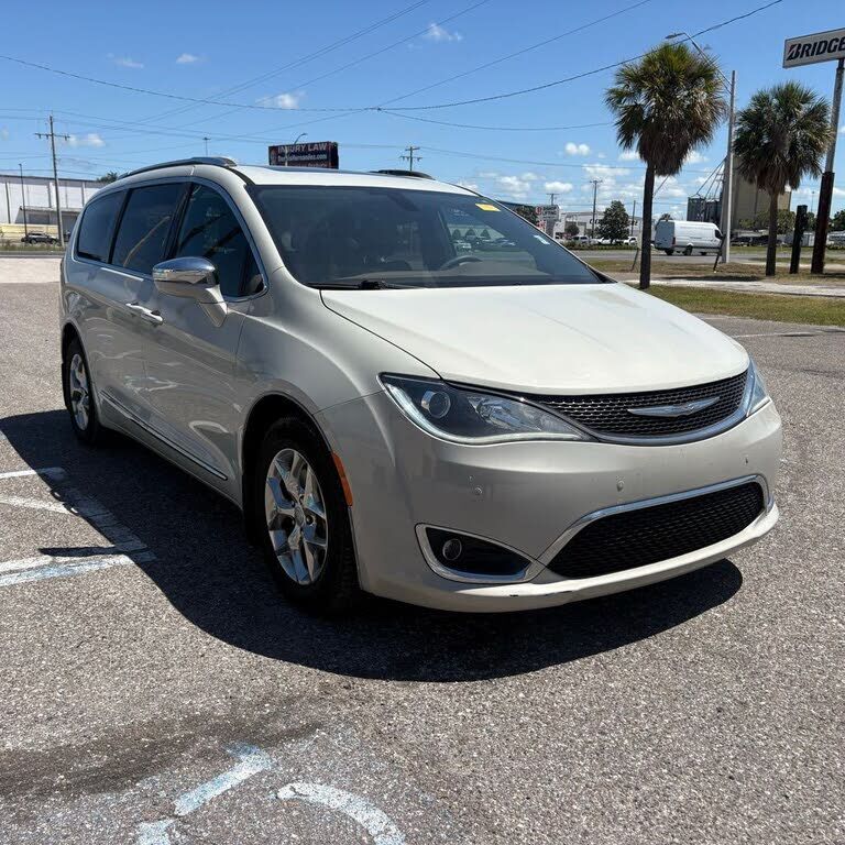 2017 CHRYSLER Pacifica