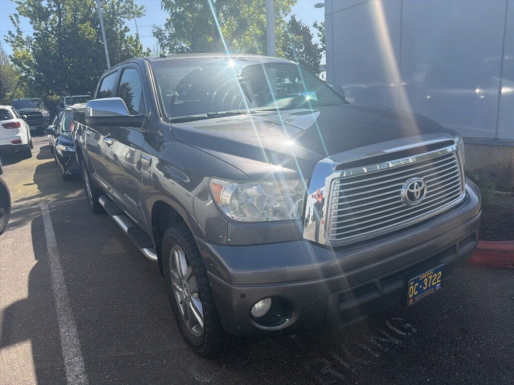 2011 TOYOTA Tundra
