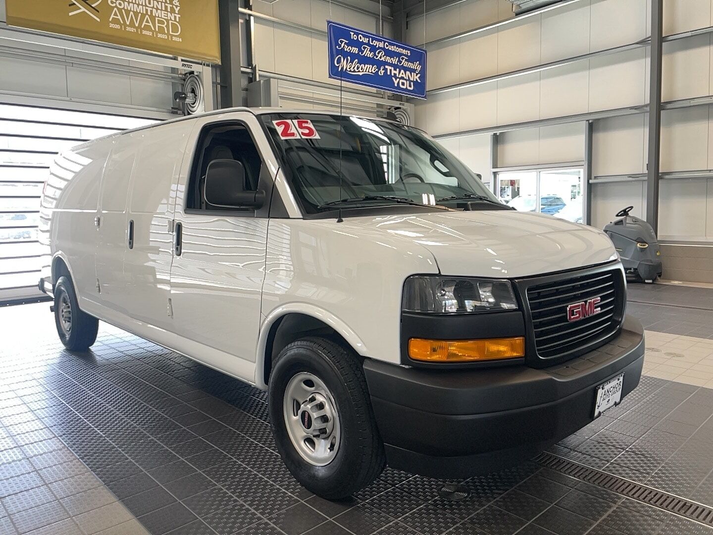 2025 GMC Savana