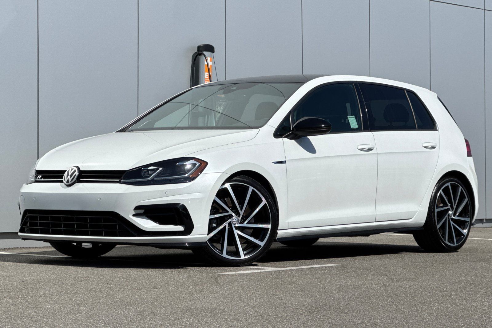 2018 VOLKSWAGEN Golf R