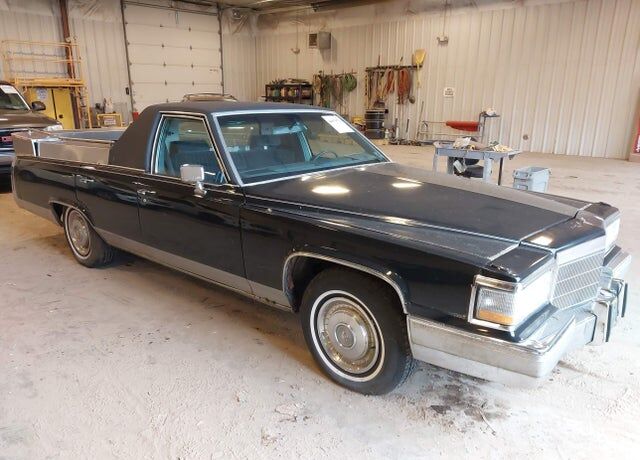 1982 CADILLAC Deville