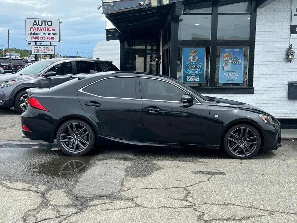 2018 LEXUS IS