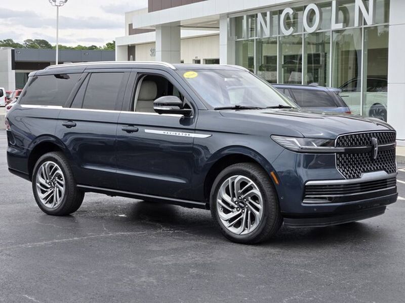2025 LINCOLN Navigator