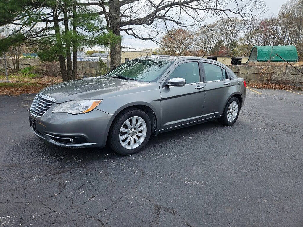 2013 CHRYSLER 200