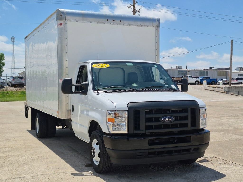 2024 FORD E-350