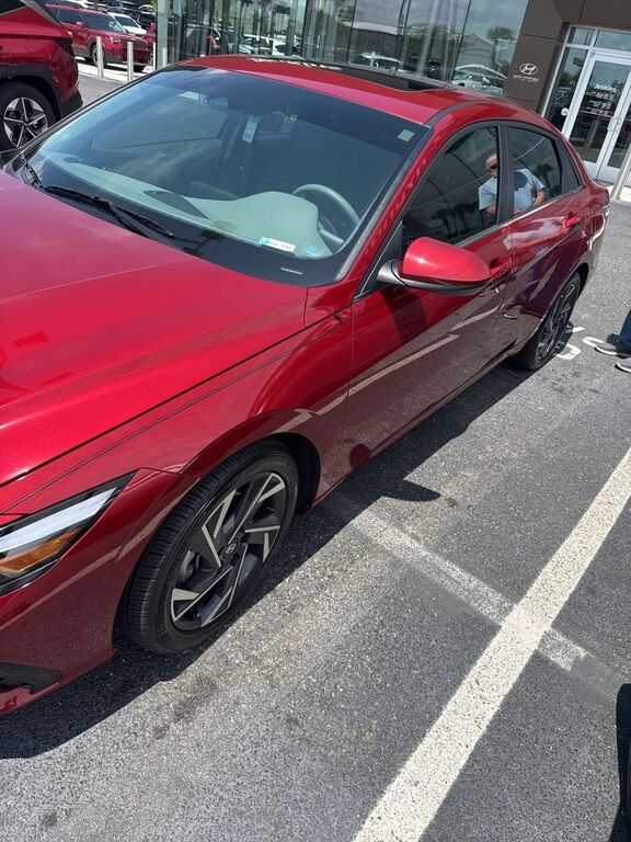 2024 HYUNDAI Elantra