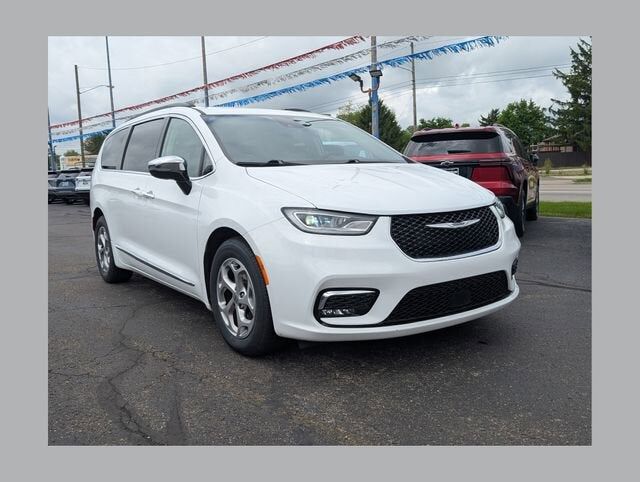 2023 CHRYSLER Pacifica