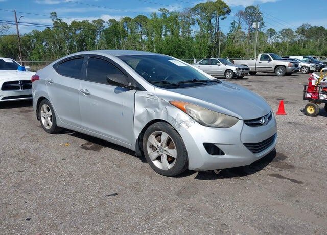 2012 HYUNDAI Elantra