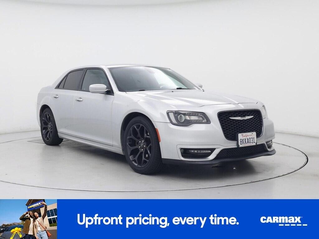 2019 CHRYSLER 300