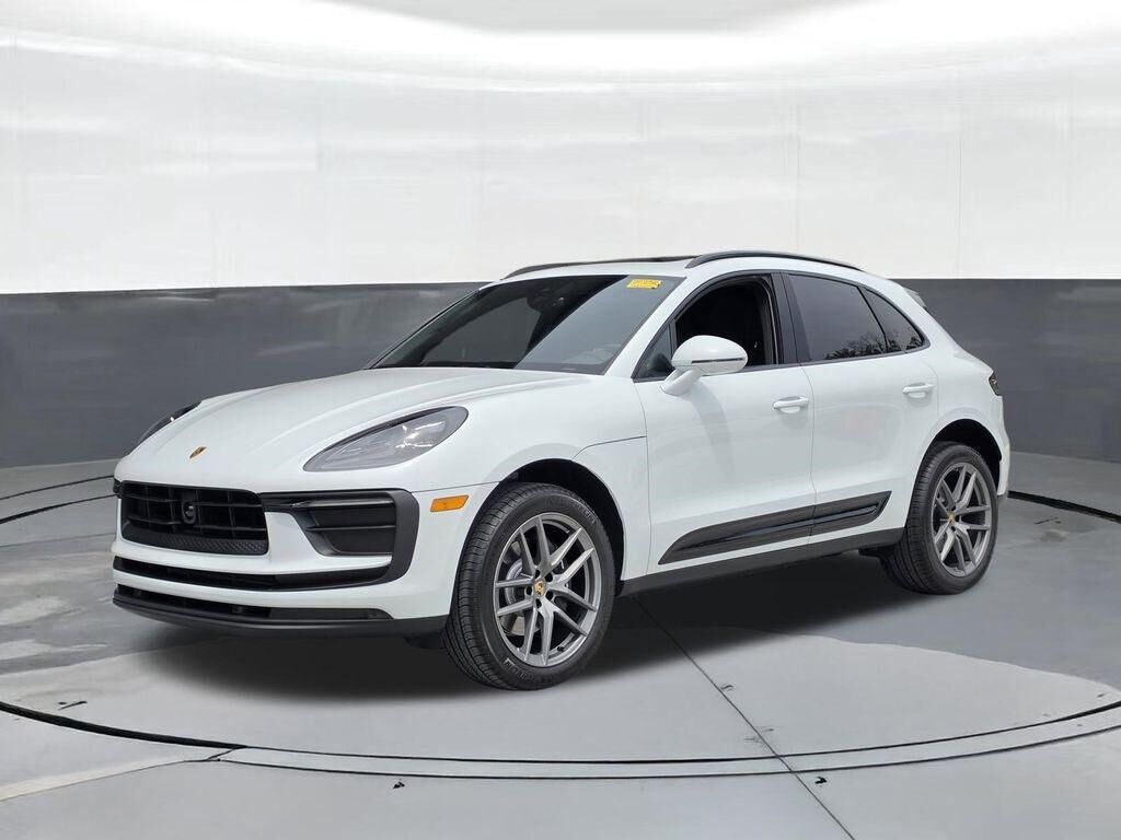 2026 PORSCHE Macan
