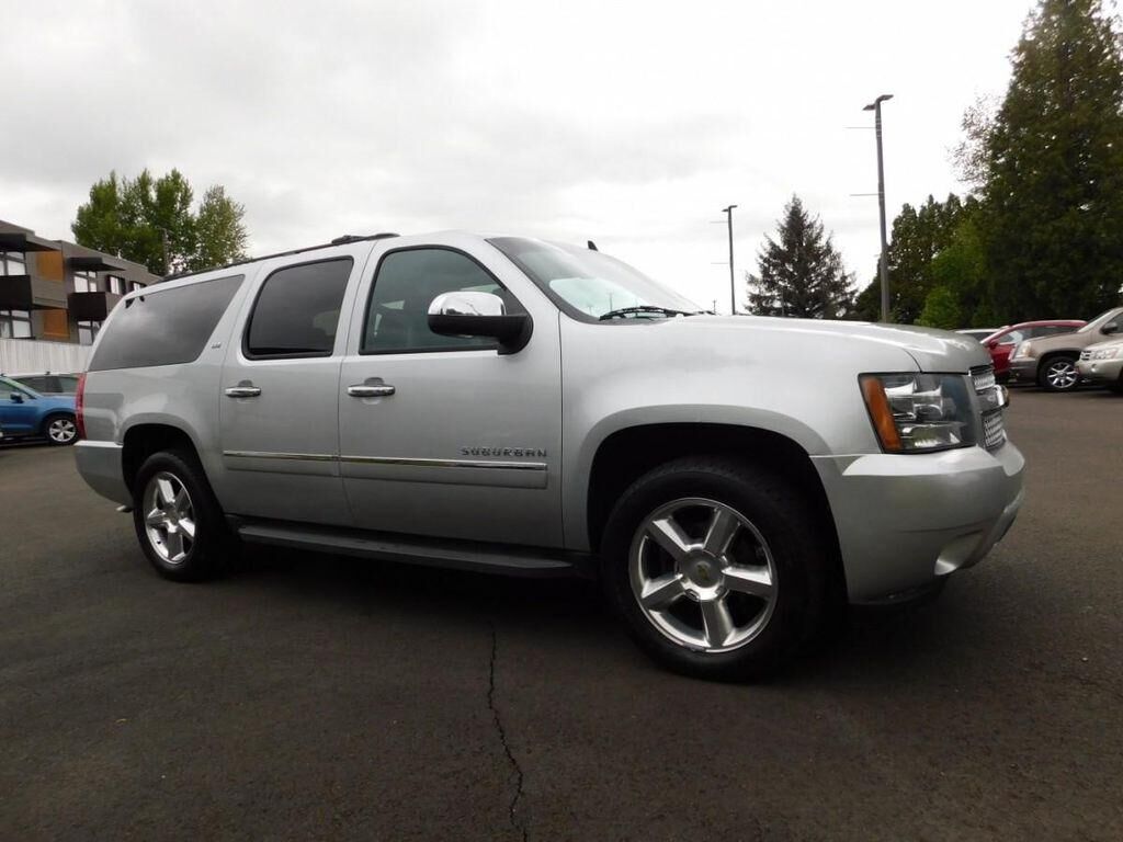 2013 CHEVROLET Suburban