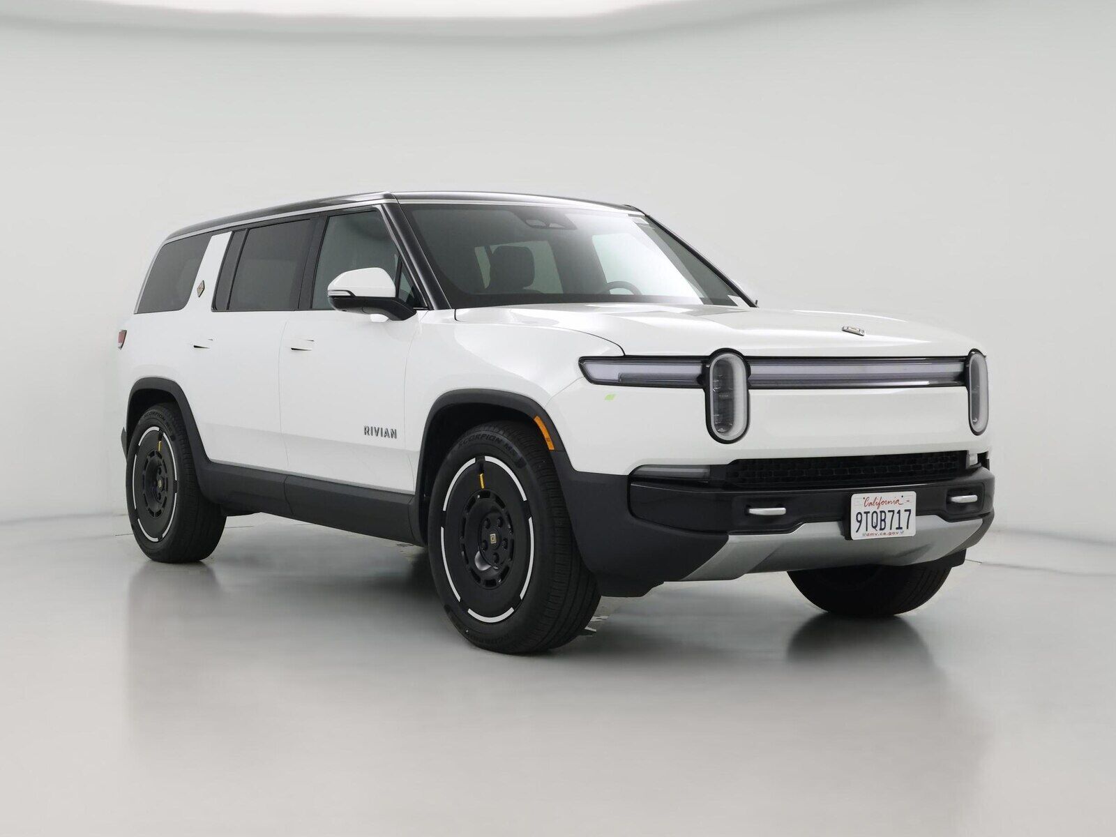2025 RIVIAN R1S
