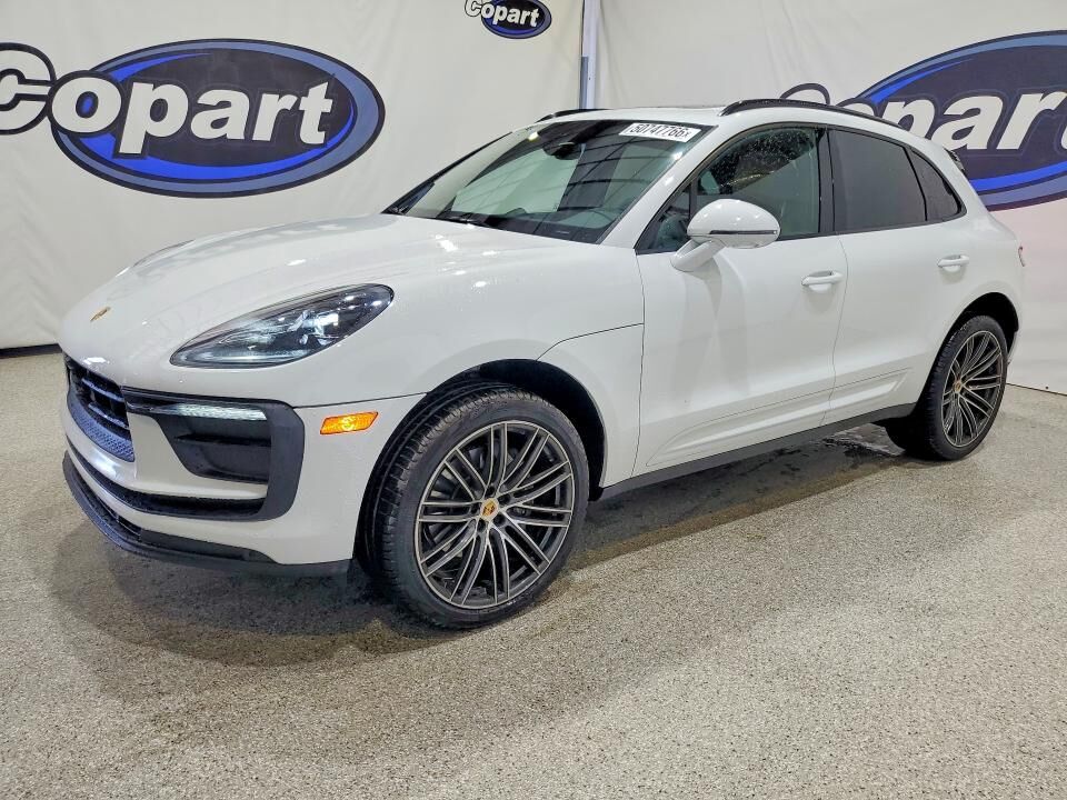 2024 PORSCHE Macan
