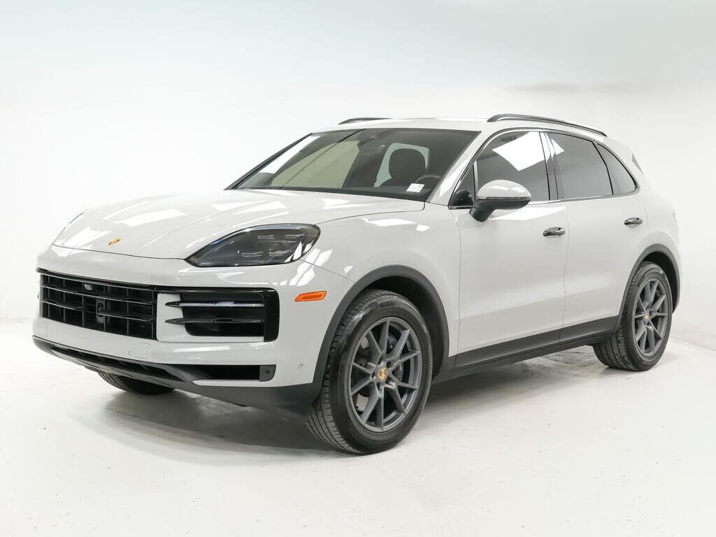 2024 PORSCHE Cayenne
