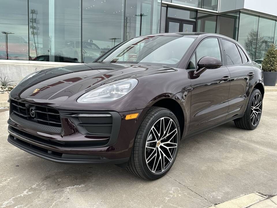 2026 PORSCHE Macan