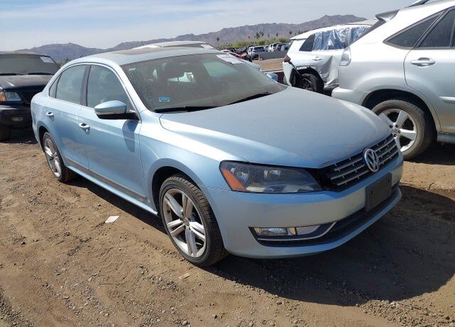 2013 VOLKSWAGEN Passat