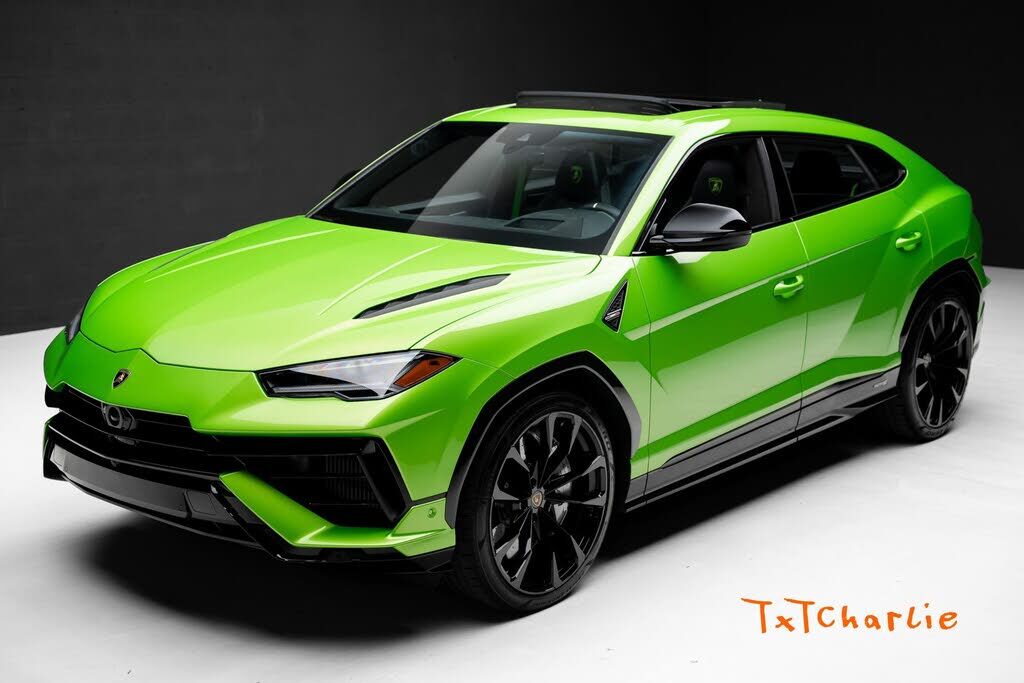 2024 LAMBORGHINI URUS