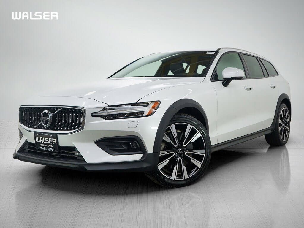 2020 VOLVO V60CC