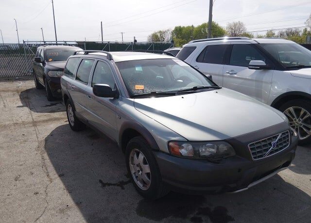 2004 VOLVO XC70