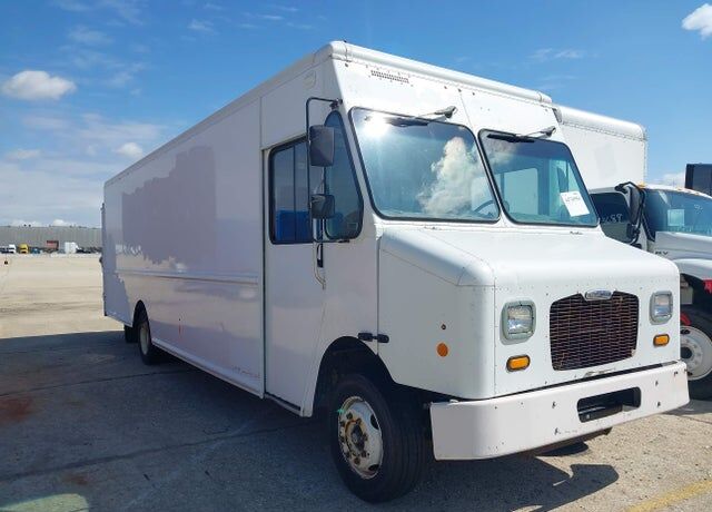 2014 FREIGHTLINER MT 55G Front Gasoline Engine Walk in Van Chassis