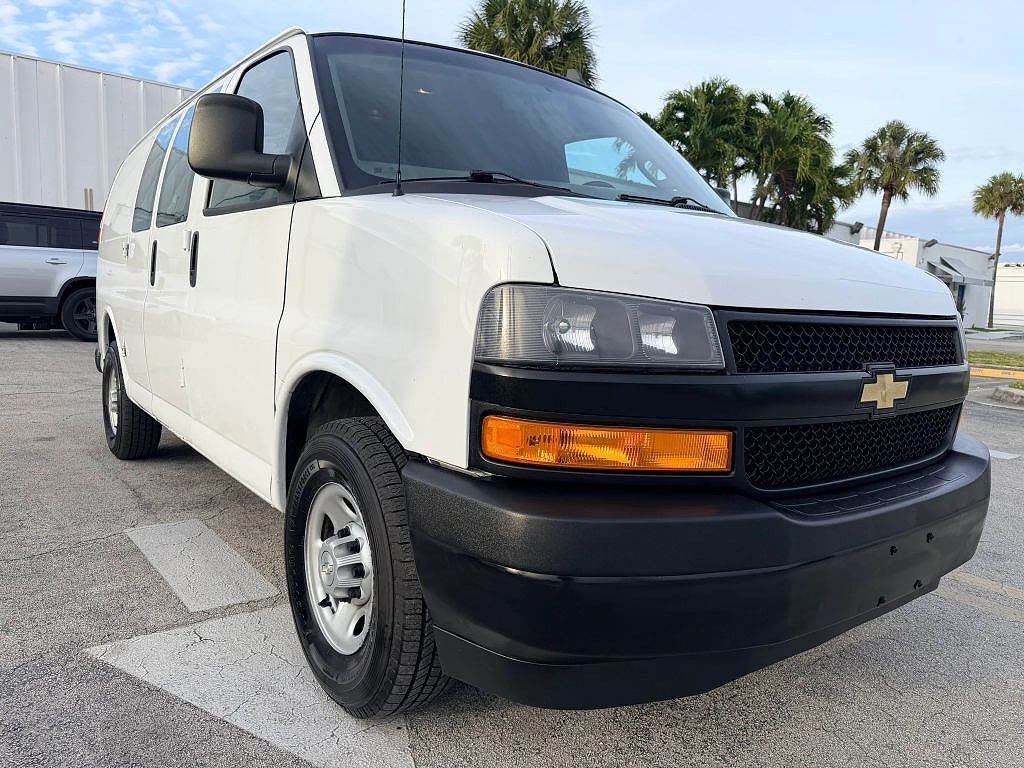 2021 CHEVROLET Express