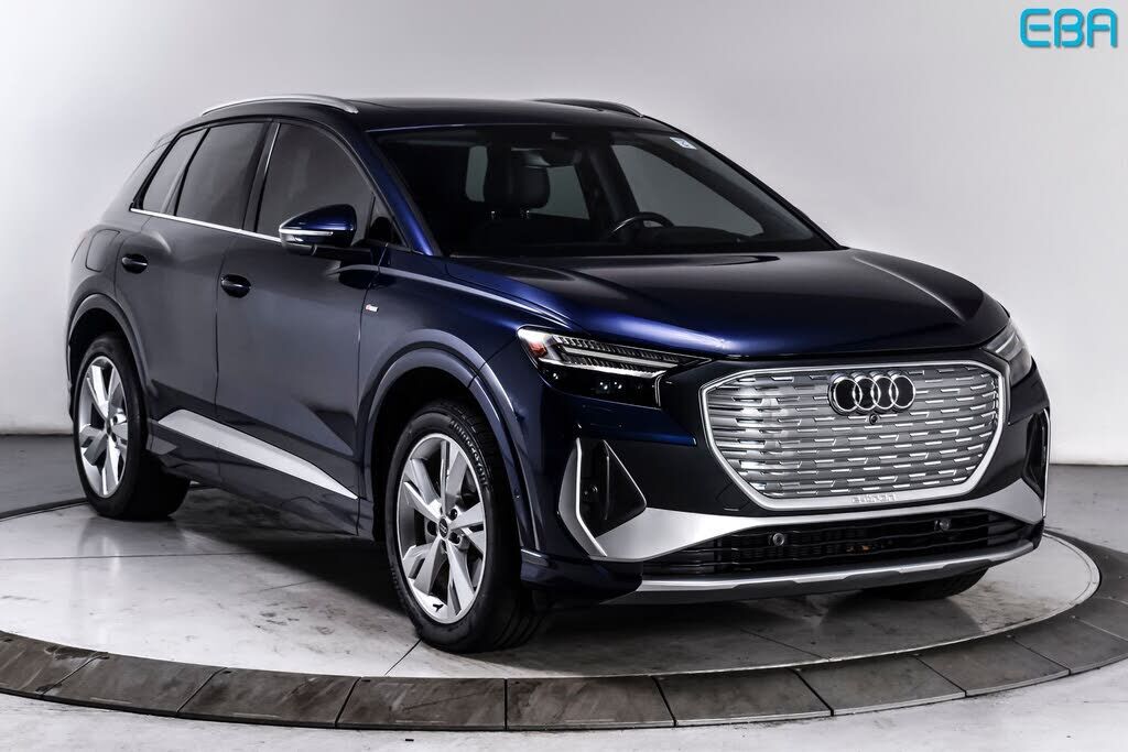 2023 AUDI Q4