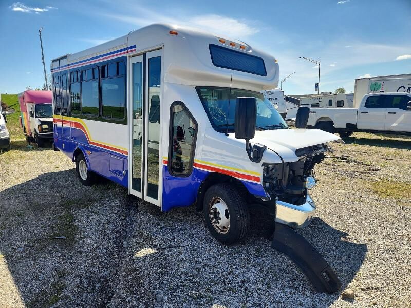 2025 FORD E-450