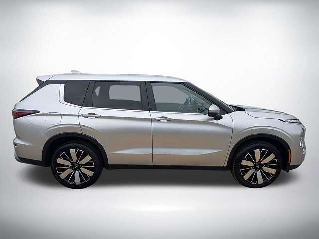 2025 MITSUBISHI Outlander
