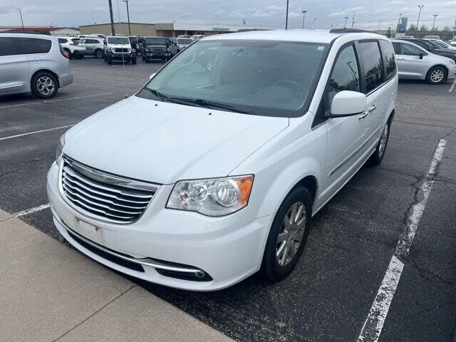 2015 CHRYSLER Town and Country