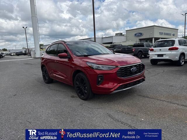 2024 FORD Escape