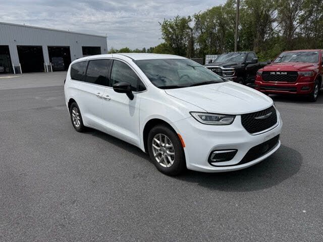 2024 CHRYSLER Pacifica