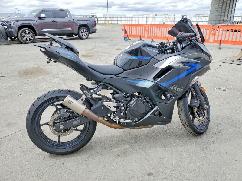 2025 KAWASAKI Ninja