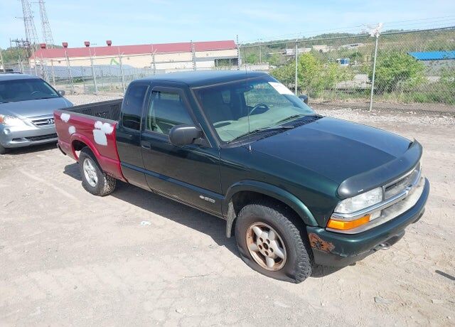 2003 CHEVROLET S-10 Pickup