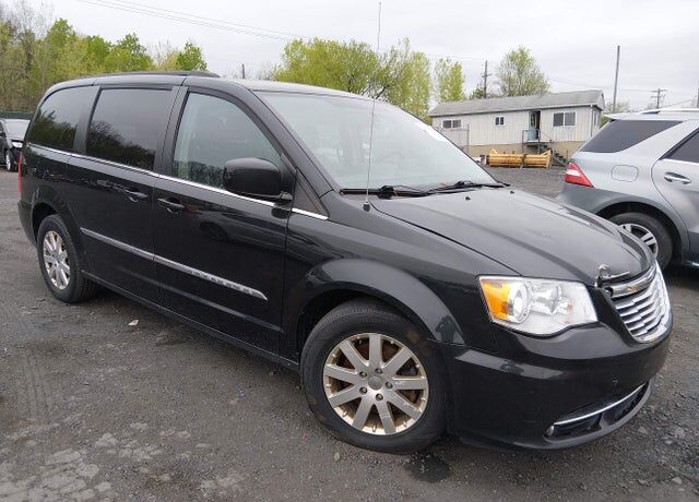 2016 CHRYSLER Town and Country