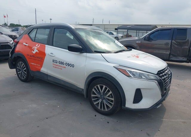 2023 NISSAN Kicks