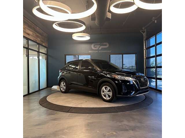 2021 NISSAN Kicks
