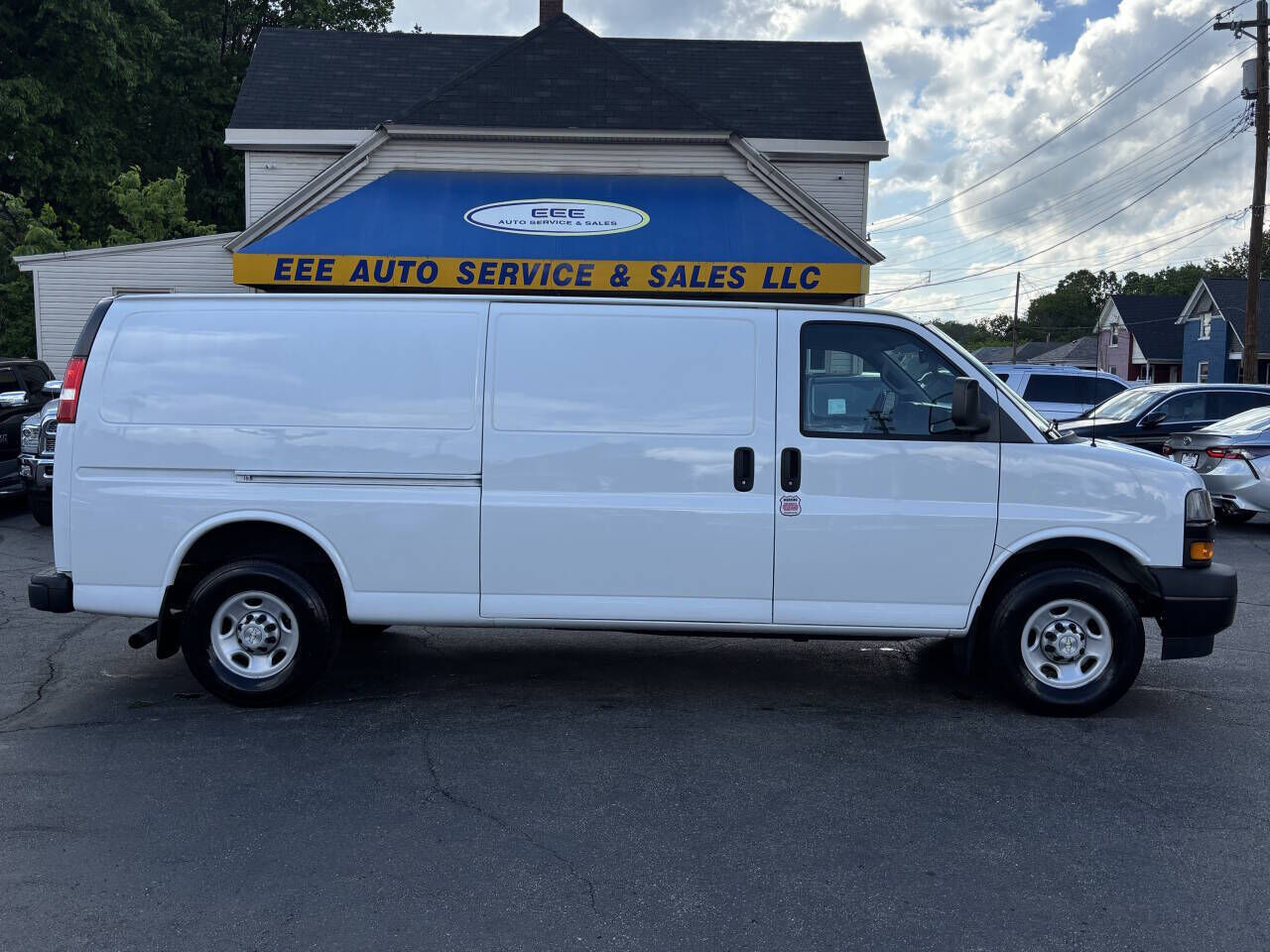 2020 CHEVROLET Express