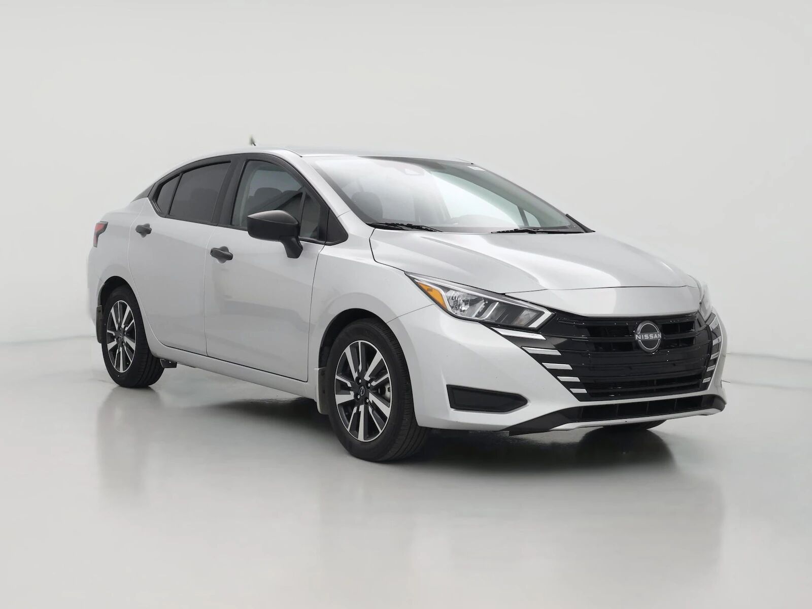 2024 NISSAN Versa