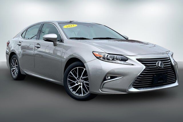 2017 LEXUS ES