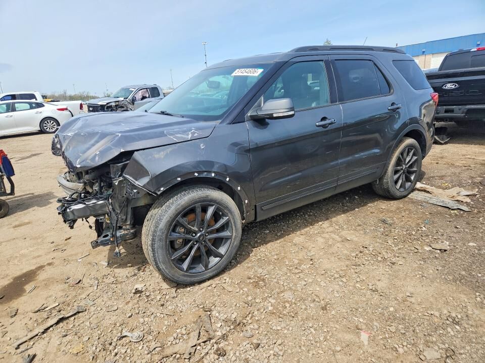 2018 FORD Explorer