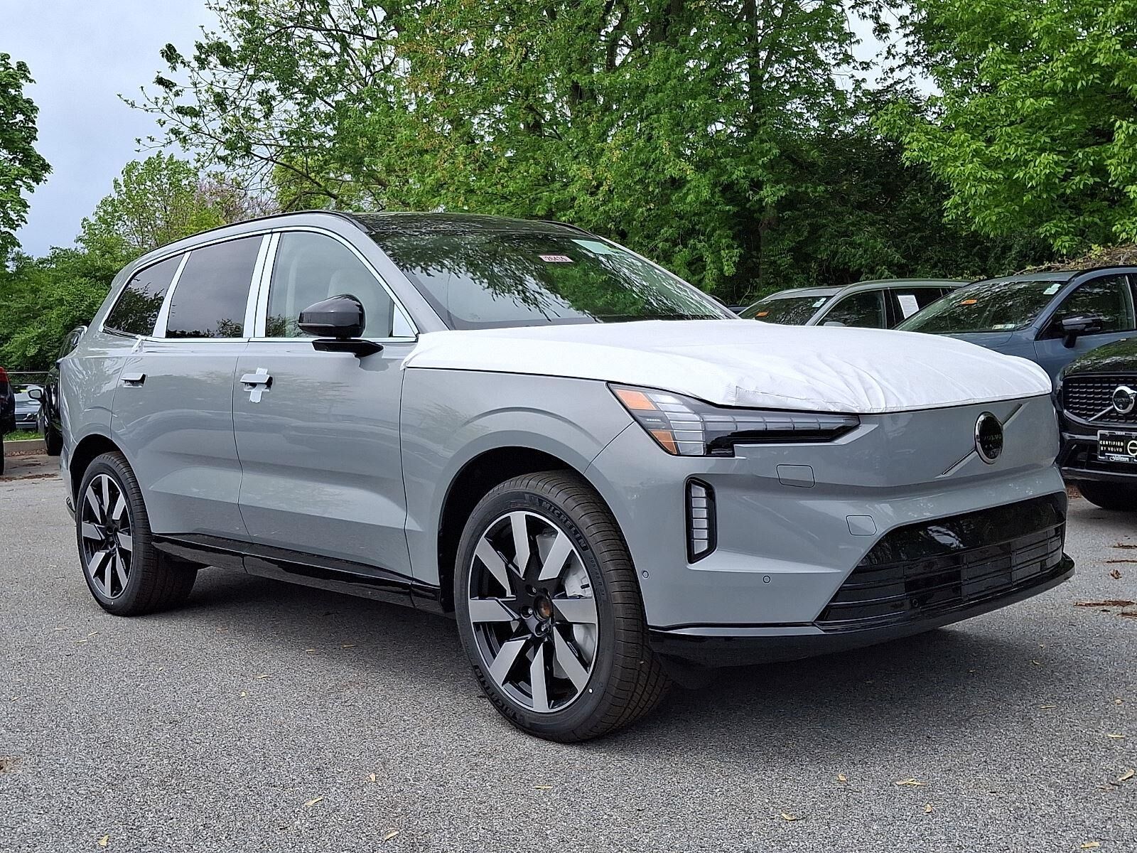 2026 VOLVO EX90