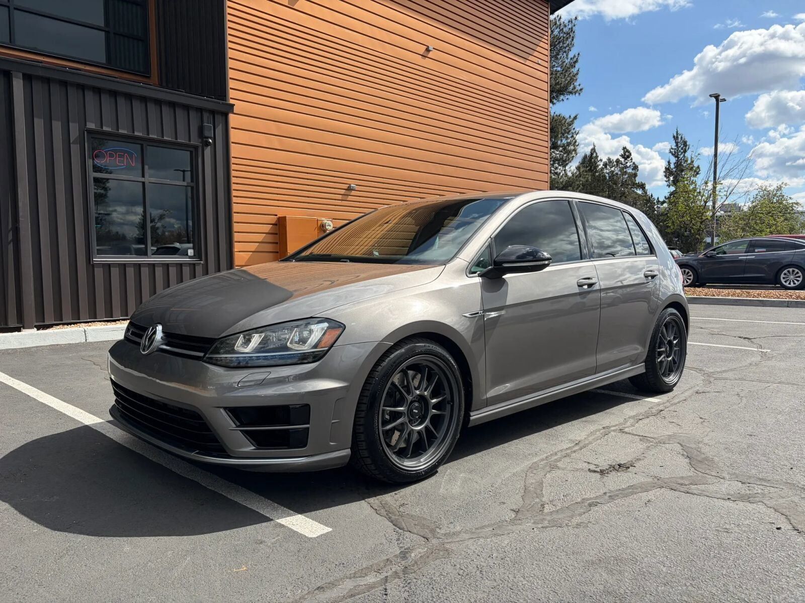 2016 VOLKSWAGEN Golf R