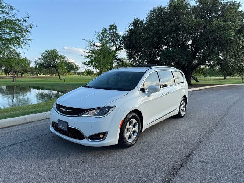 2017 CHRYSLER Pacifica